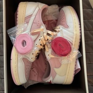 Travis Scott Air Jordan 1 Low “White Pink” Mens 8.5